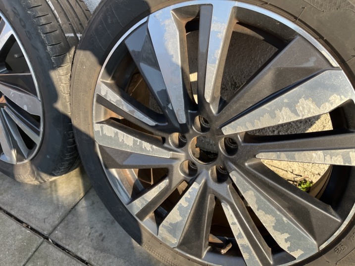 Sprzedam alufelgi z oponami R 19