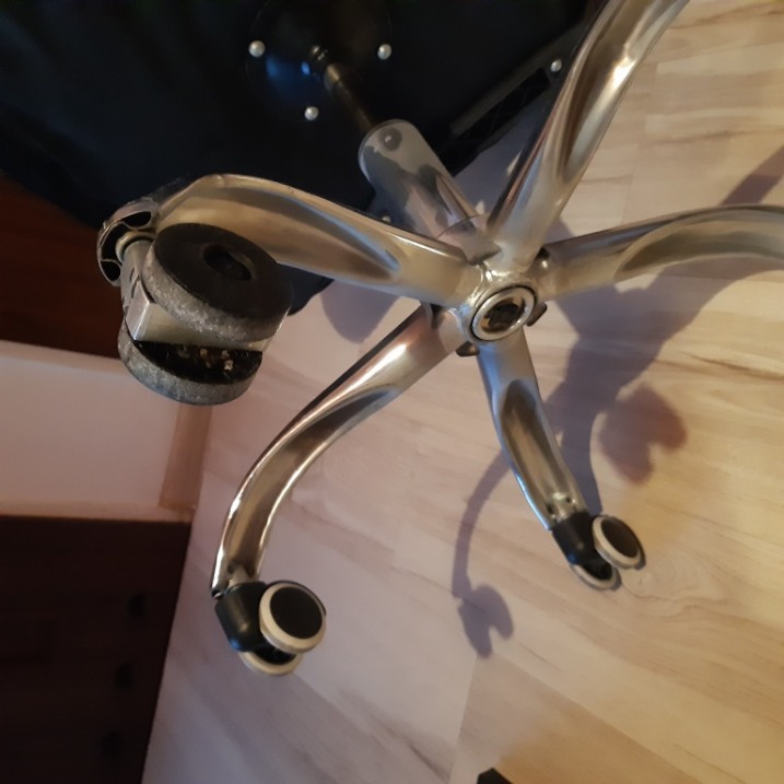 Fotel obrotowy Retoo używany stan bardzo dobry