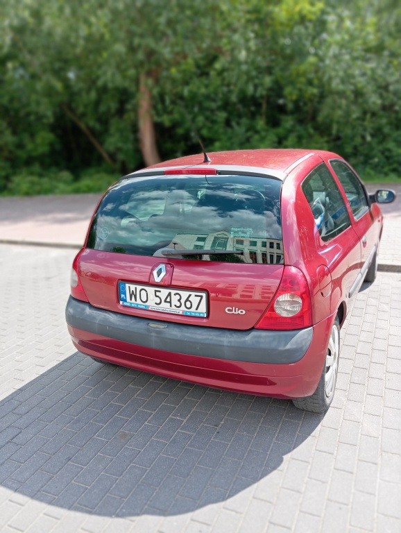Renault Clio 1.2 16V (benzyna) 2001r.
