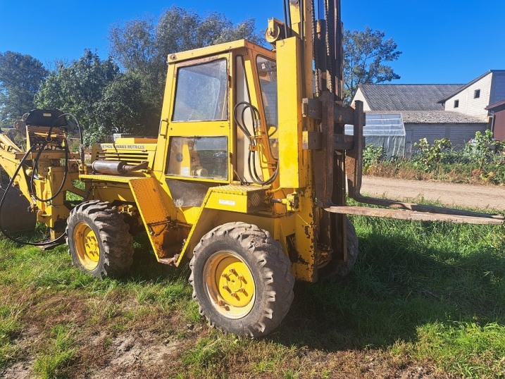 wózek widłowy terenowy 4x4 paleciak/ z koparką