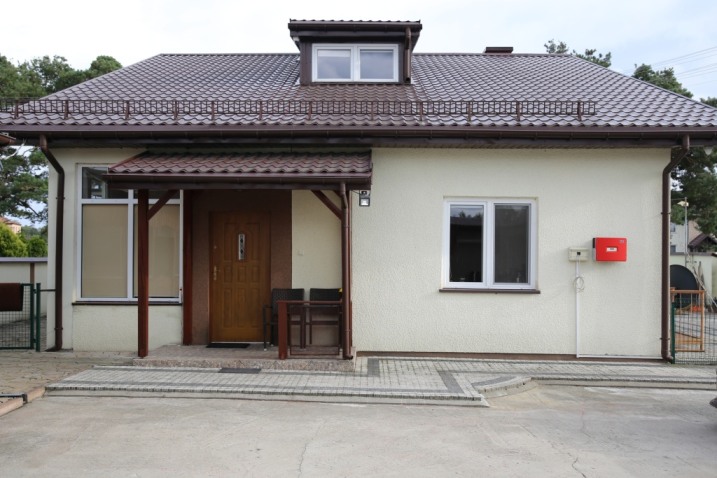 Komfortowy dom z dużą działką oraz zabudowaniami w kształcie „L” – Sypniewo, ul. Kościelna bez pośrednikow