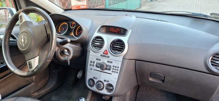 Opel Corsa D 1.4 benzyna, 2011r.