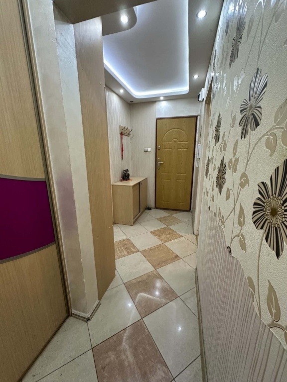 Sprzedam mieszkanie 72 m/ 1 piętro / 4 pokoje/ osiedle Centrum