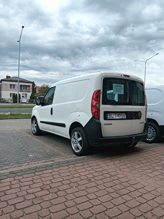 Sprzedam Opla Combo 2013r