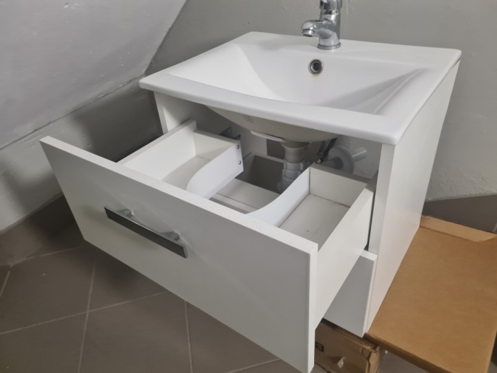 Szafka łazienkowa biała 50cm z umywalką i wyposażeniem