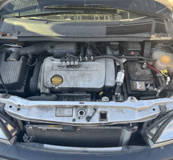Opel Zafira 2003 lpg - Uszkodzony