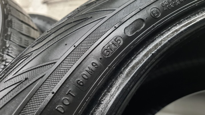 4x Opony Zimowe 26550 R20 Nokian WR SUV 3 komplet