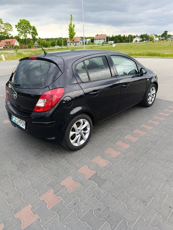 Opel Corsa D 1.4 benzyna 100km 2012