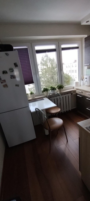 Sprzedam 2 pokojowe mieszkanie IV pietro - 38, 48 m²