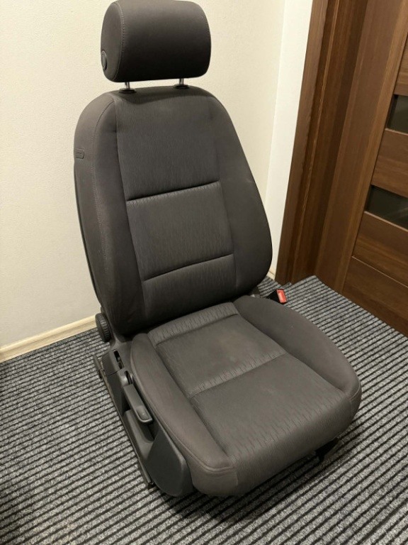 Sprzedam komplet foteli do AudiA4 b7