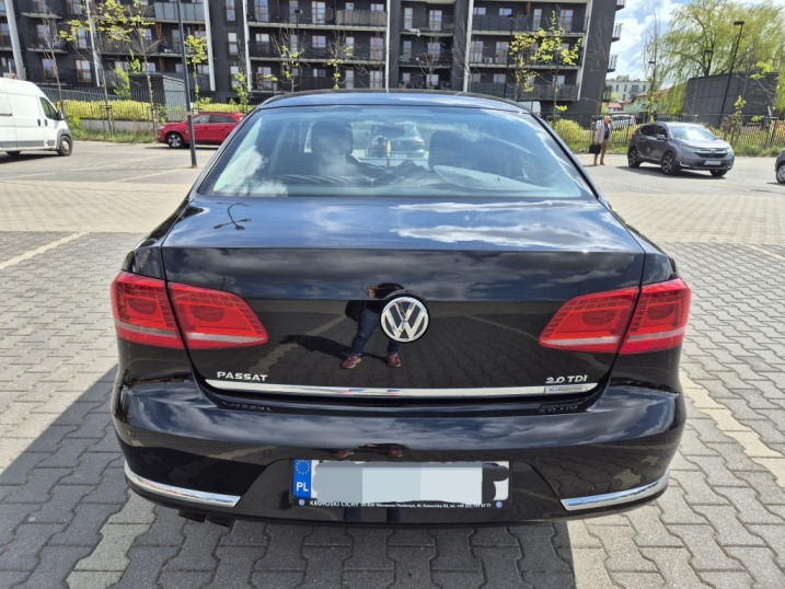Sprzedam VW Passat B7 2.0 TDI - niski przebieg
