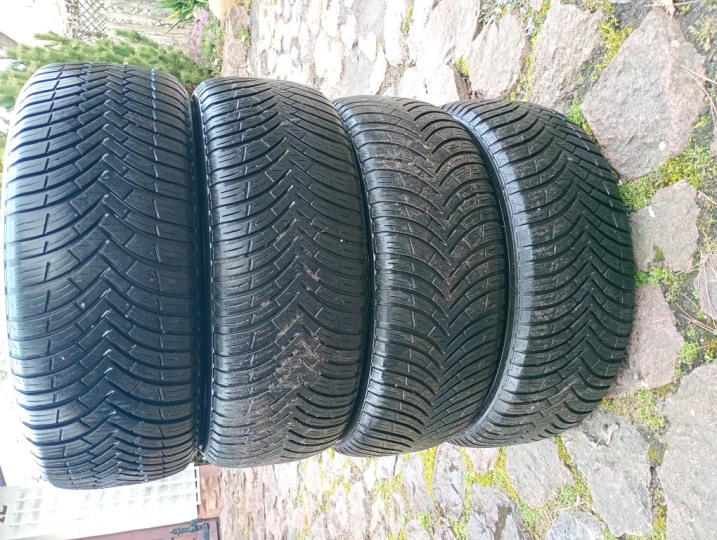 Sprzedam opony całoroczne Kleber Quadraxer 2