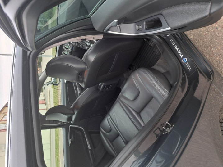 Volvo V60 2.0 163 km.