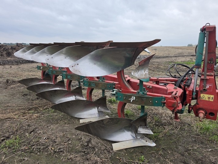 pług 4+1 kverneland vario