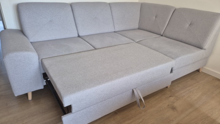 Stylowy narożnik prawy z funkcją spania