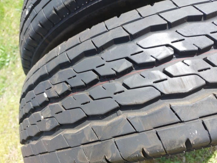 Komplet opon letnich Firestone Vanhawk2 215/75R16C 2023r. używane jeden niecały sezon