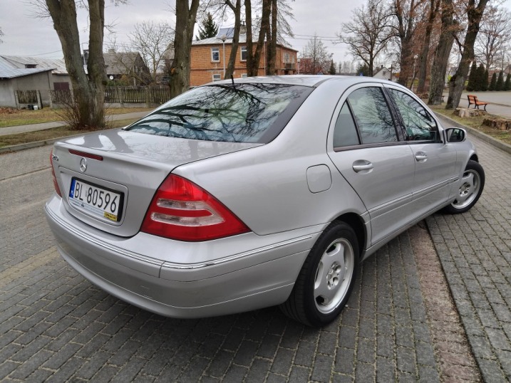 Mercedes-Benz C-Klasa W203 C240 * 2.6 V6 170KM * 5500zł