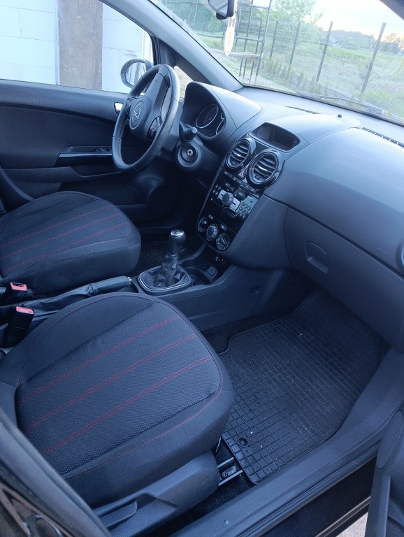 Opel Corsa D 1.4 benzyna 100km 2012