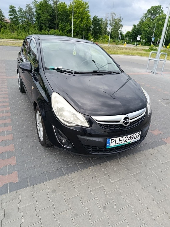Opel Corsa D 1.4 benzyna 100km 2012