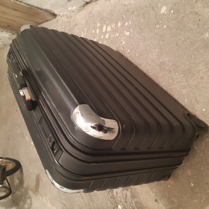 Walizka BELMONTE używana tanio